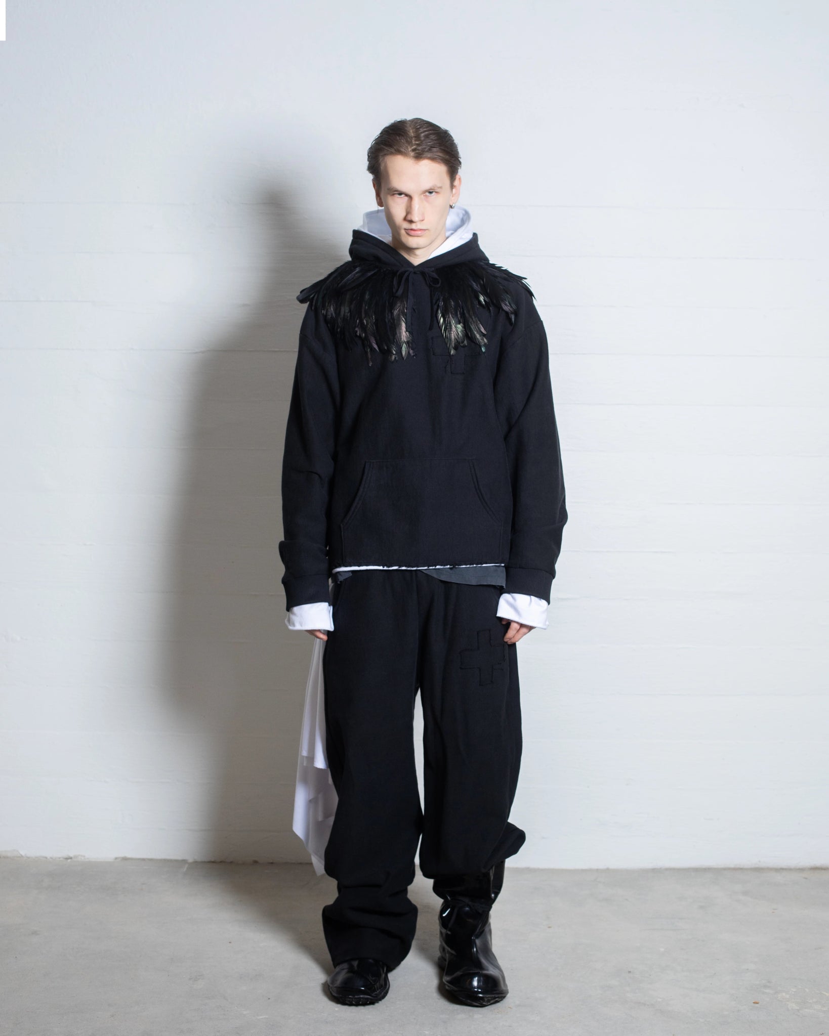 CROSS HOODIE - Oskar Capaul