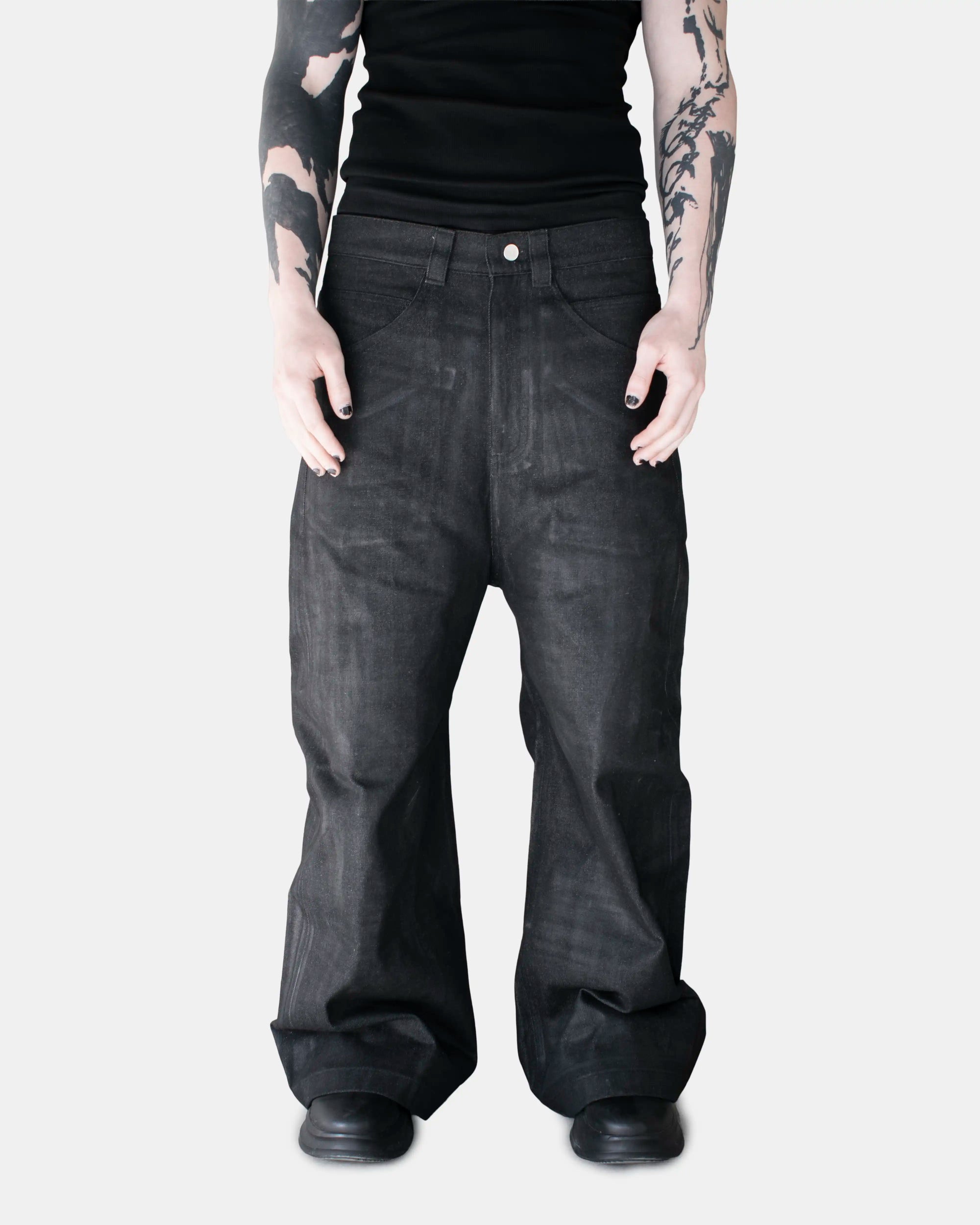 WAXED WIDE JEANS